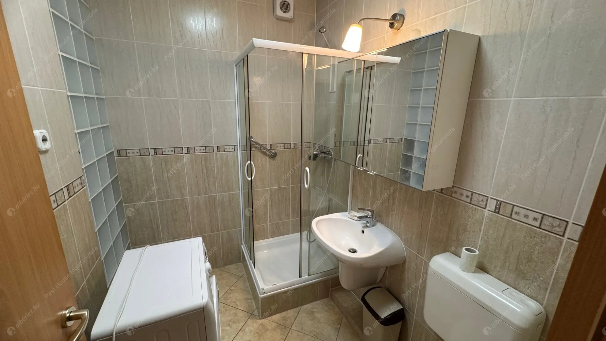 Kiadó albérlet 250000 Ft/hó áron: Budapest, XI. kerület  Szerémi út. Mérete: 55 nm, 2 szobás | Alberlet.hu - 6604139