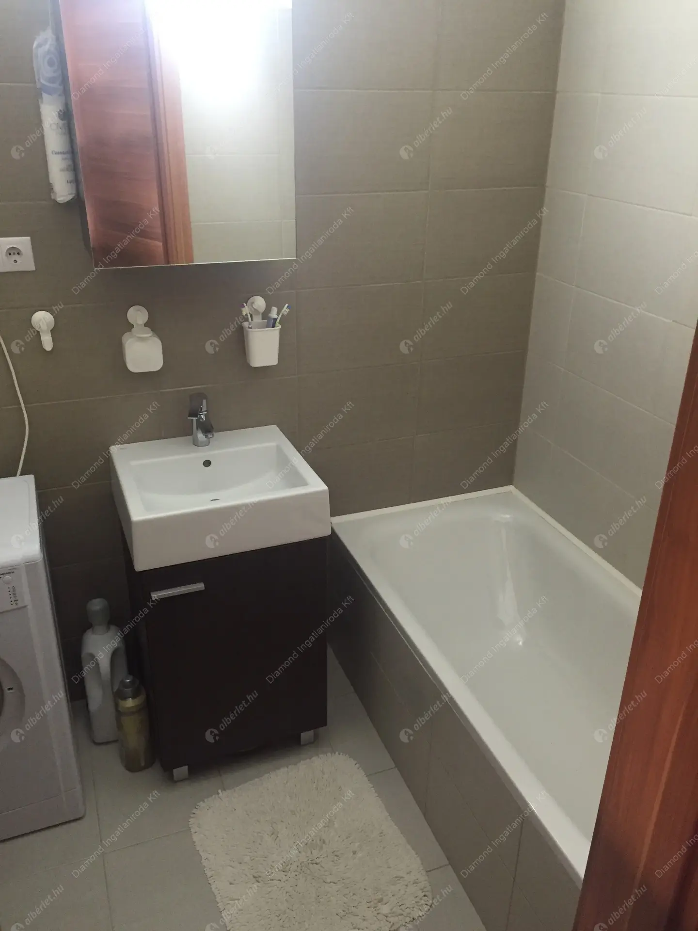 Kiadó albérlet 265000 Ft/hó áron: Budapest, XI. kerület  Szirtes . Mérete: 44 nm, 1 szobás | Alberlet.hu - 6496944