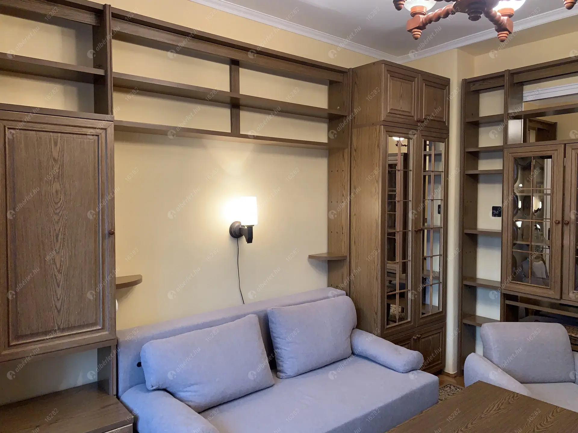 Kiadó albérlet 230000 Ft/hó áron: Budapest, XI. kerület  Ulászló utca. Mérete: 55 nm, 2 szobás | Alberlet.hu - 6542147