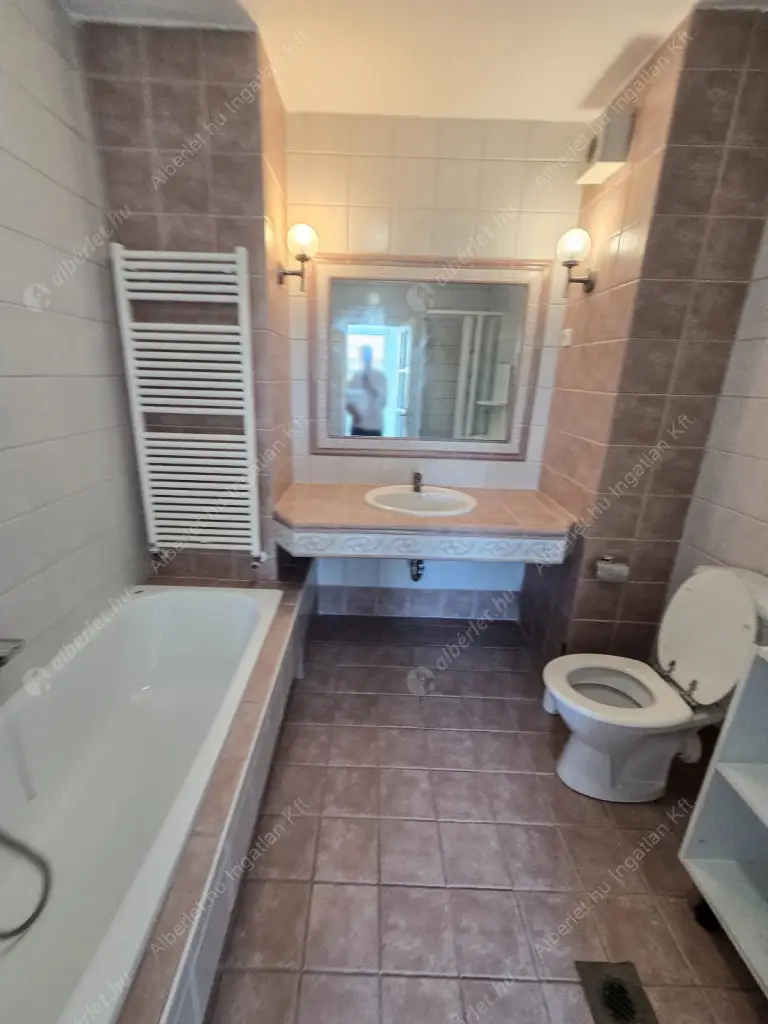 Kiadó albérlet 270000 Ft/hó áron: Budapest, XI. kerület  Ulászló utca. Mérete: 57 nm, 1 szobás | Alberlet.hu - 6580248