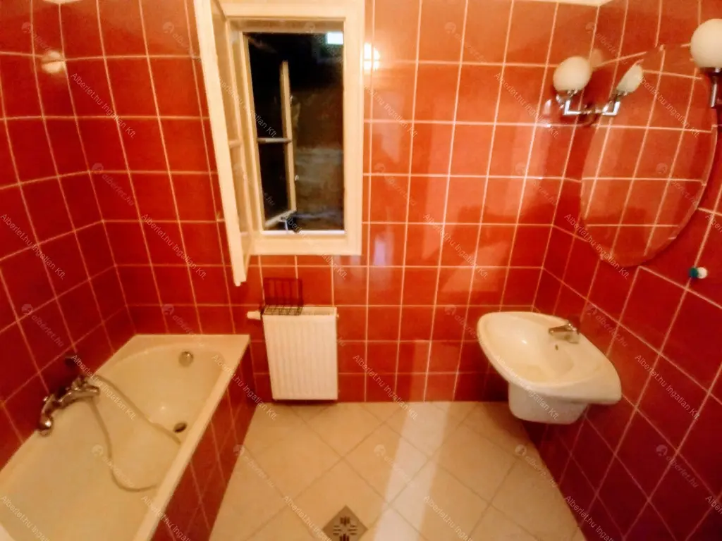 Kiadó albérlet 400000 Ft/hó áron: Budapest, XI. kerület  Vak Bottyán utca. Mérete: 110 nm, 3 szobás | Alberlet.hu - 6678269