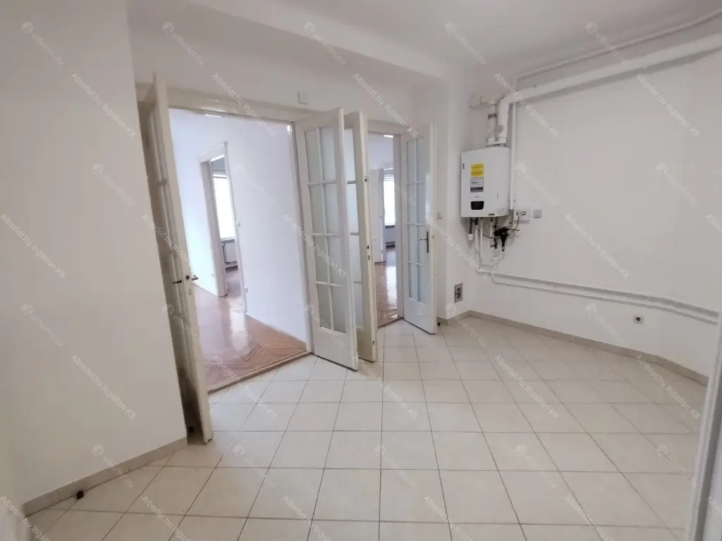 Kiadó albérlet 400000 Ft/hó áron: Budapest, XI. kerület  Vak Bottyán utca. Mérete: 110 nm, 3 szobás | Alberlet.hu - 6708702