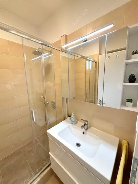 Kiadó albérlet 285000 Ft/hó áron: Budapest, XII. kerület  Bíró utca. Mérete: 56 nm, 1 szobás | Alberlet.hu - 6620113