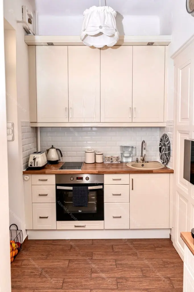 Kiadó albérlet 250000 Ft/hó áron: Budapest, XII. kerület  Böszörményi út. Mérete: 43 nm, 1 szobás | Alberlet.hu - 6674616