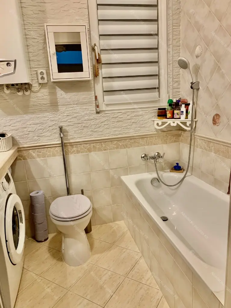 Kiadó albérlet 250000 Ft/hó áron: Budapest, XII. kerület  Böszörményi út. Mérete: 43 nm, 1 szobás | Alberlet.hu - 6677103