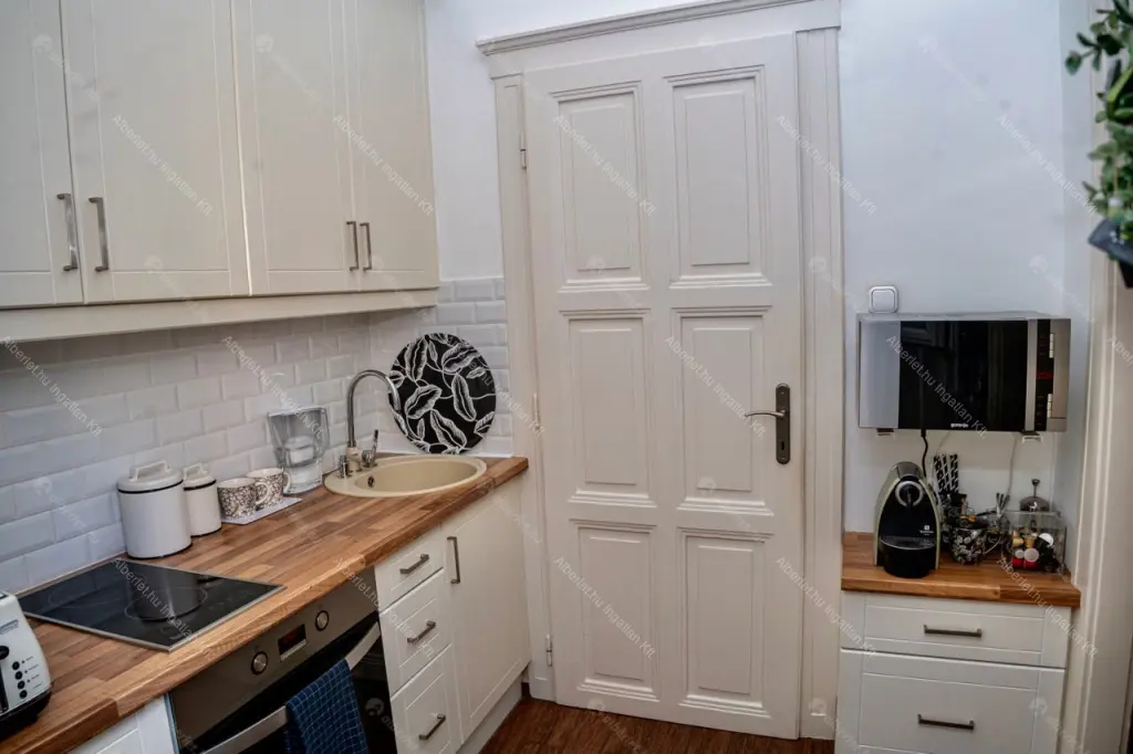 Kiadó albérlet 250000 Ft/hó áron: Budapest, XII. kerület  Böszörményi út. Mérete: 43 nm, 1 szobás | Alberlet.hu - 6677106