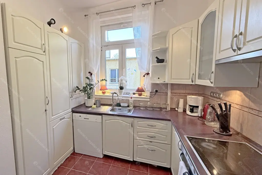 Kiadó albérlet 360000 Ft/hó áron: Budapest, XII. kerület  Böszörményi út. Mérete: 80 nm, 3 szobás | Alberlet.hu - 6645686