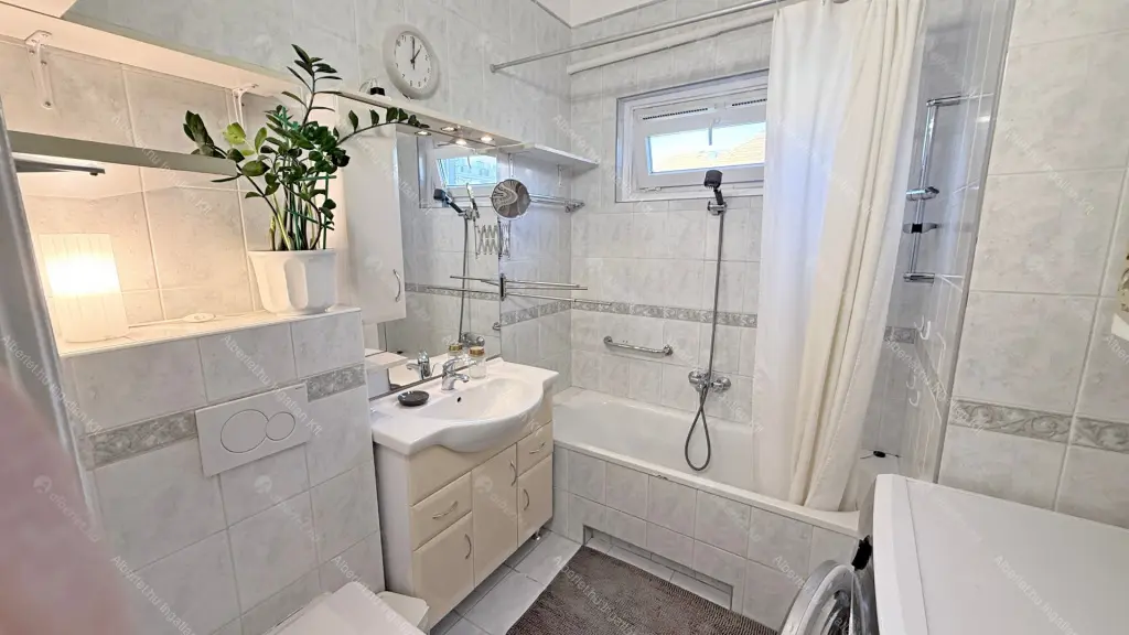 Kiadó albérlet 360000 Ft/hó áron: Budapest, XII. kerület  Böszörményi út. Mérete: 80 nm, 3 szobás | Alberlet.hu - 6645702