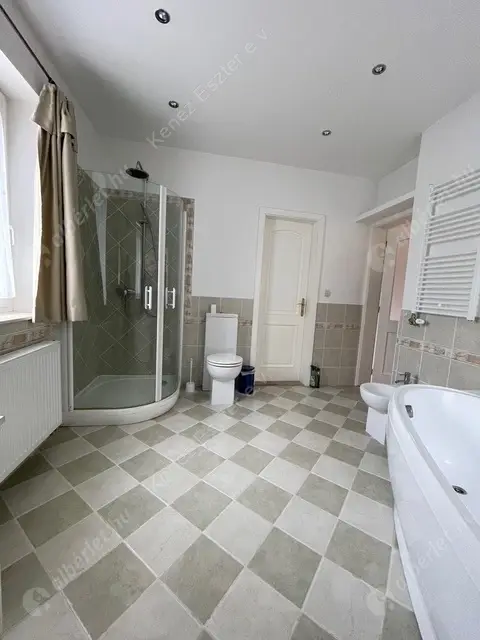 Kiadó albérlet 964000 Ft/hó áron: Budapest, XII. kerület  Csipke utca. Mérete: 300 nm, 6 szobás | Alberlet.hu - 6491724