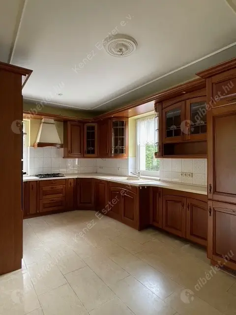 Kiadó albérlet 964000 Ft/hó áron: Budapest, XII. kerület  Csipke utca. Mérete: 300 nm, 6 szobás | Alberlet.hu - 6491733