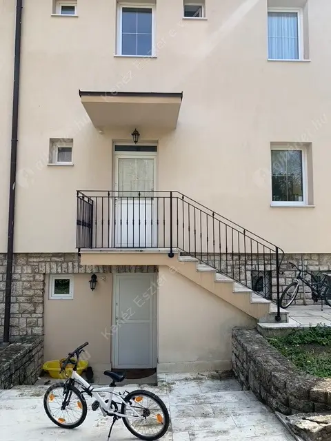 Kiadó albérlet 964000 Ft/hó áron: Budapest, XII. kerület  Csipke utca. Mérete: 300 nm, 6 szobás | Alberlet.hu - 6491735