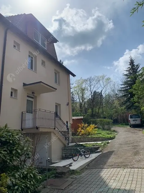 Kiadó albérlet 964000 Ft/hó áron: Budapest, XII. kerület  Csipke utca. Mérete: 300 nm, 6 szobás | Alberlet.hu - 6491737