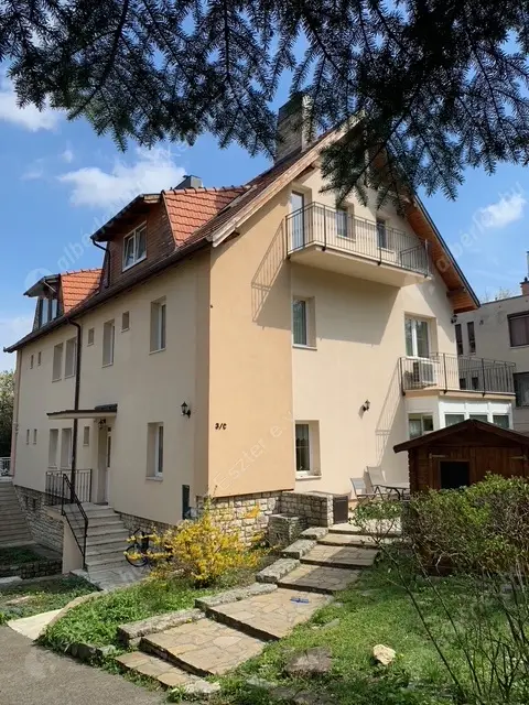 Kiadó albérlet 964000 Ft/hó áron: Budapest, XII. kerület  Csipke utca. Mérete: 300 nm, 6 szobás | Alberlet.hu - 6491738