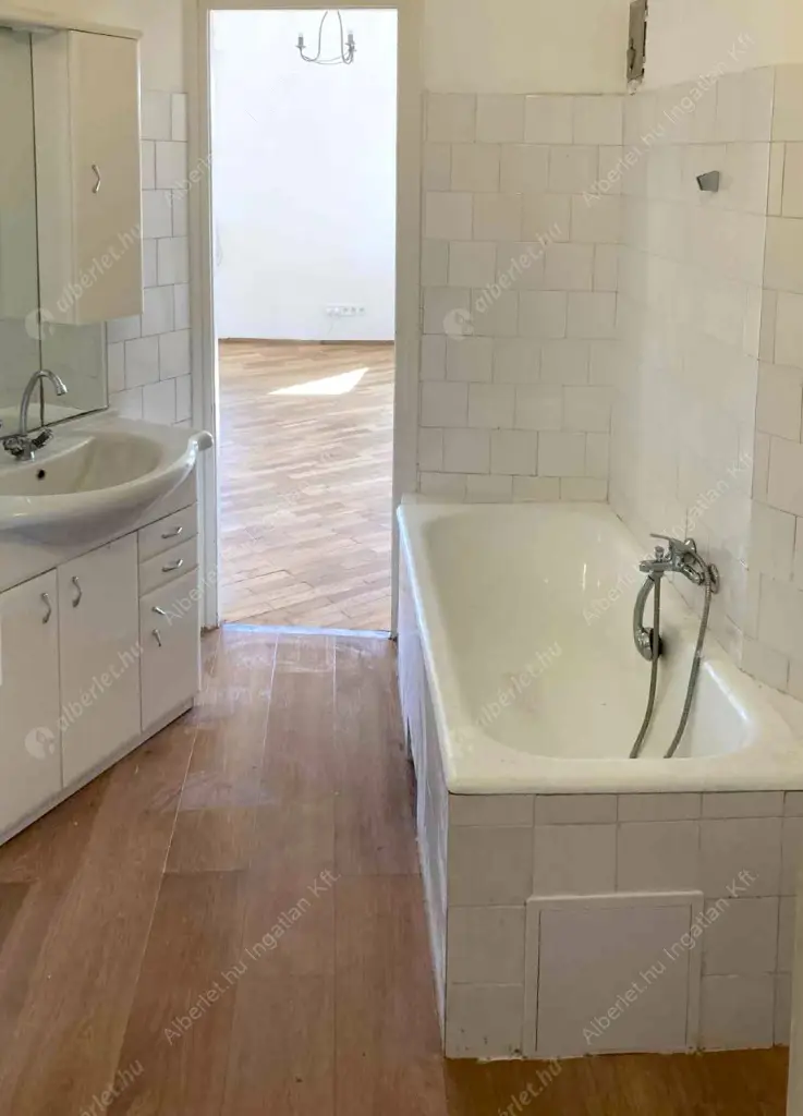 Kiadó albérlet 299000 Ft/hó áron: Budapest, XII. kerület  Csörsz utca. Mérete: 87 nm, 2 szobás | Alberlet.hu - 6596450