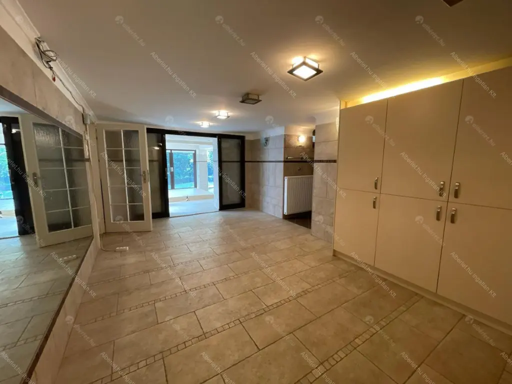 Kiadó albérlet 895000 Ft/hó áron: Budapest, XII. kerület  Denevér köz. Mérete: 165 nm, 4 szobás | Alberlet.hu - 6678379