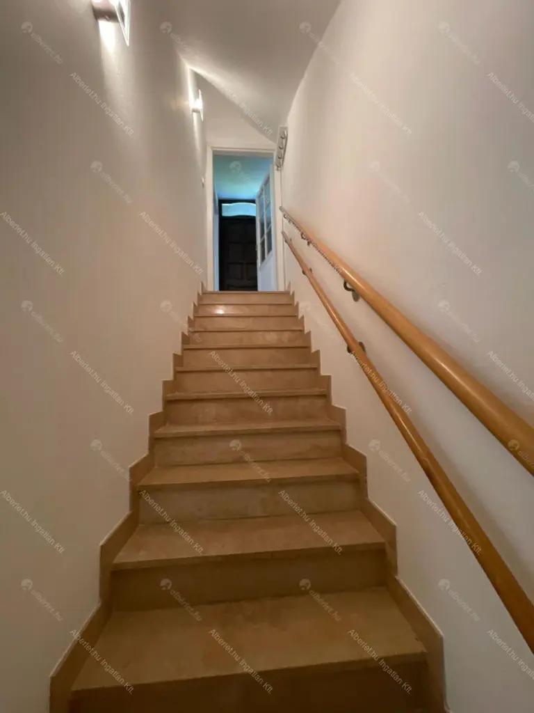 Kiadó albérlet 895000 Ft/hó áron: Budapest, XII. kerület  Denevér köz. Mérete: 165 nm, 4 szobás | Alberlet.hu - 6678399