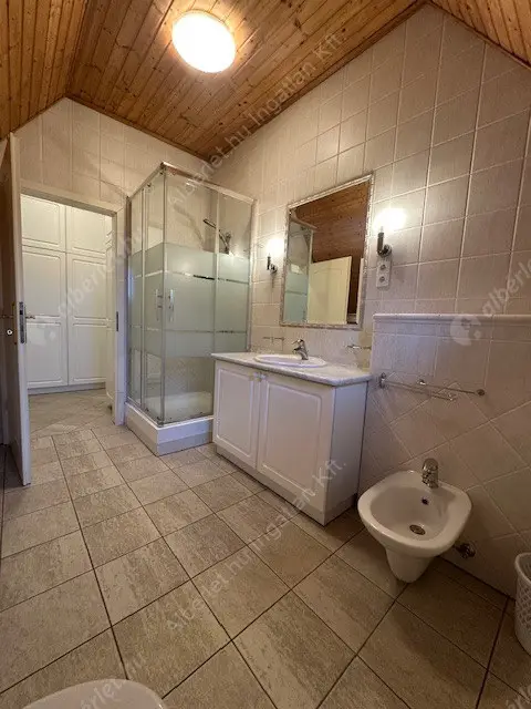 Kiadó albérlet 1320000 Ft/hó áron: Budapest, XII. kerület  Diana utca. Mérete: 200 nm, 4 szobás | Alberlet.hu - 6580503