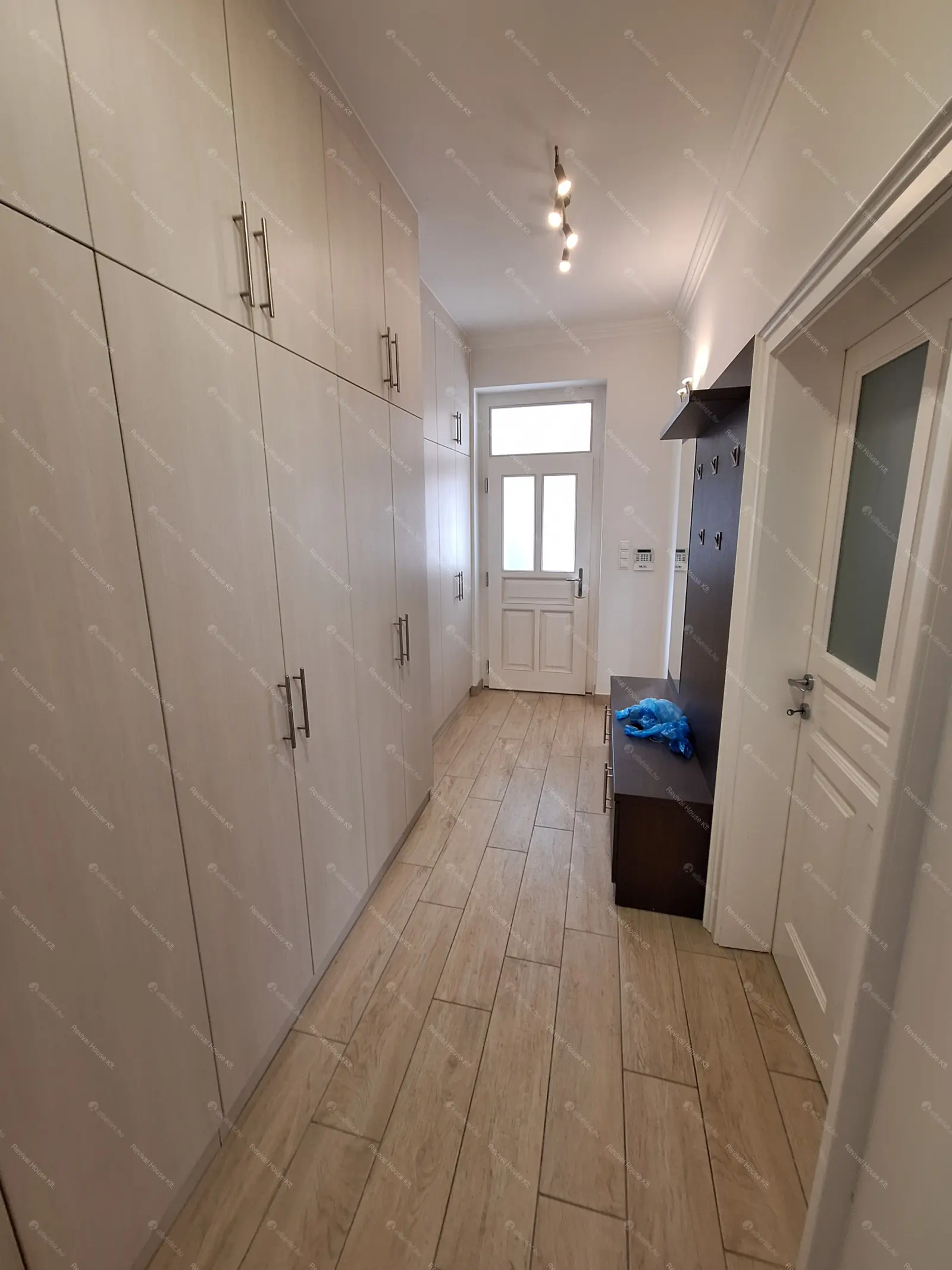 Kiadó albérlet 1200000 Ft/hó áron: Budapest, XII. kerület  Diós árok. Mérete: 200 nm, 5 szobás | Alberlet.hu - 6668419