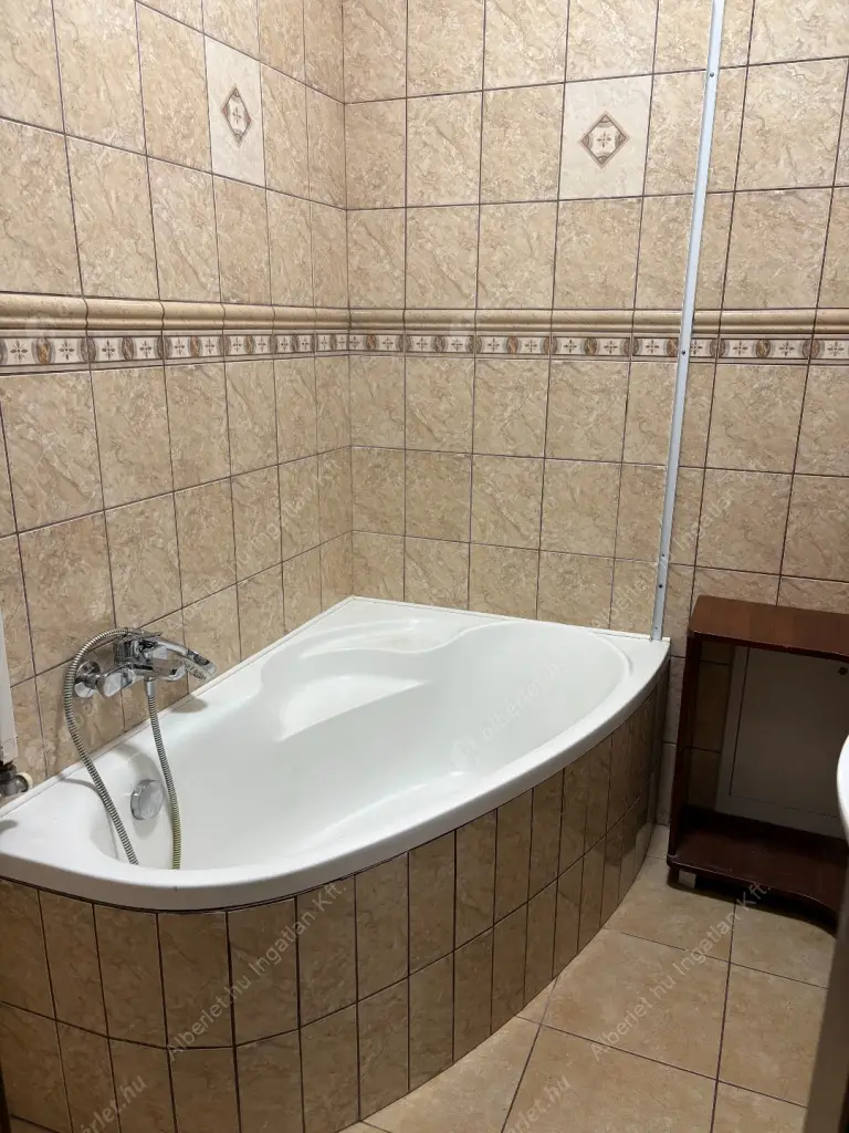 Kiadó albérlet 370000 Ft/hó áron: Budapest, XII. kerület  Diós árok. Mérete: 75 nm, 2 szobás | Alberlet.hu - 6541214