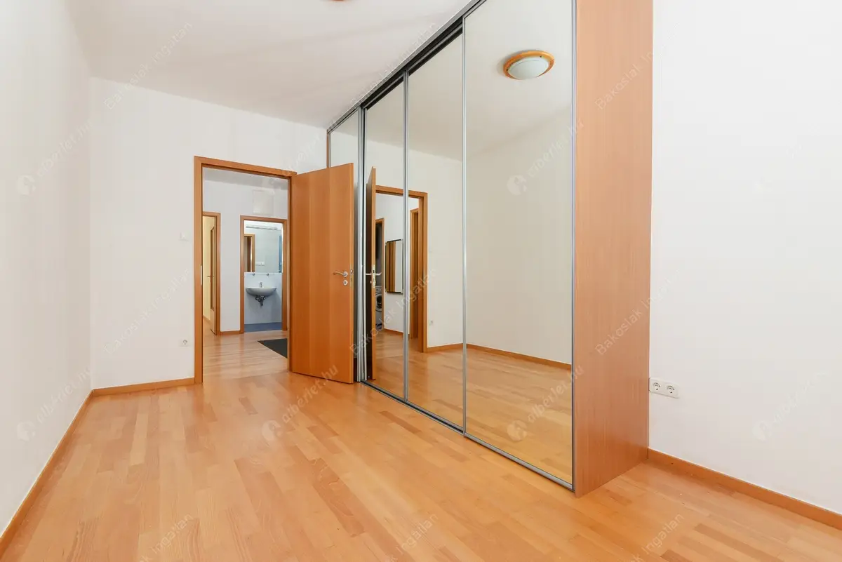 Kiadó albérlet 497000 Ft/hó áron: Budapest, XII. kerület  Dolgos utca. Mérete: 89 nm, 3 szobás | Alberlet.hu - 6114500