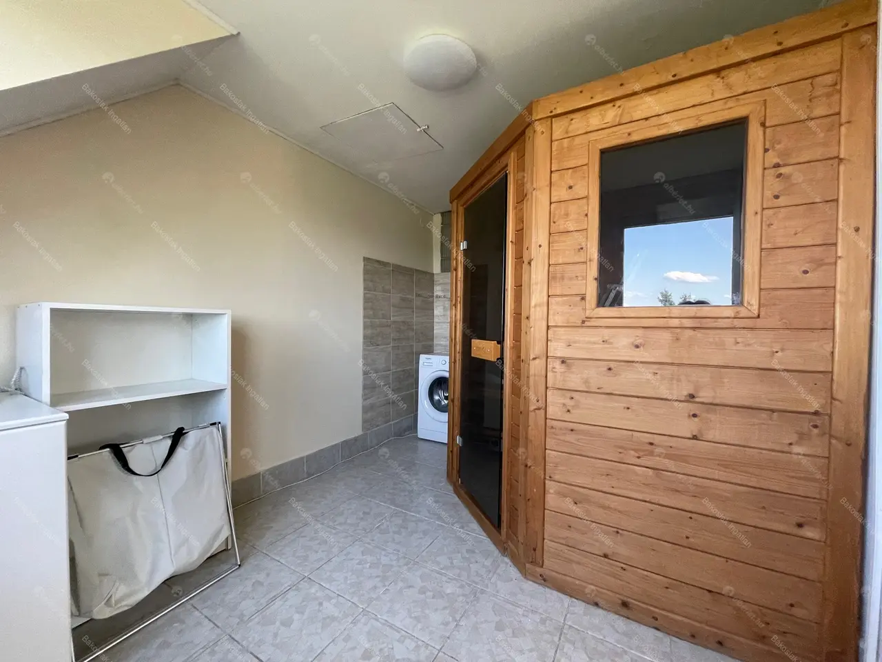 Kiadó albérlet 910000 Ft/hó áron: Budapest, XII. kerület  Eötvös út. Mérete: 220 nm, 5 szobás | Alberlet.hu - 5434116