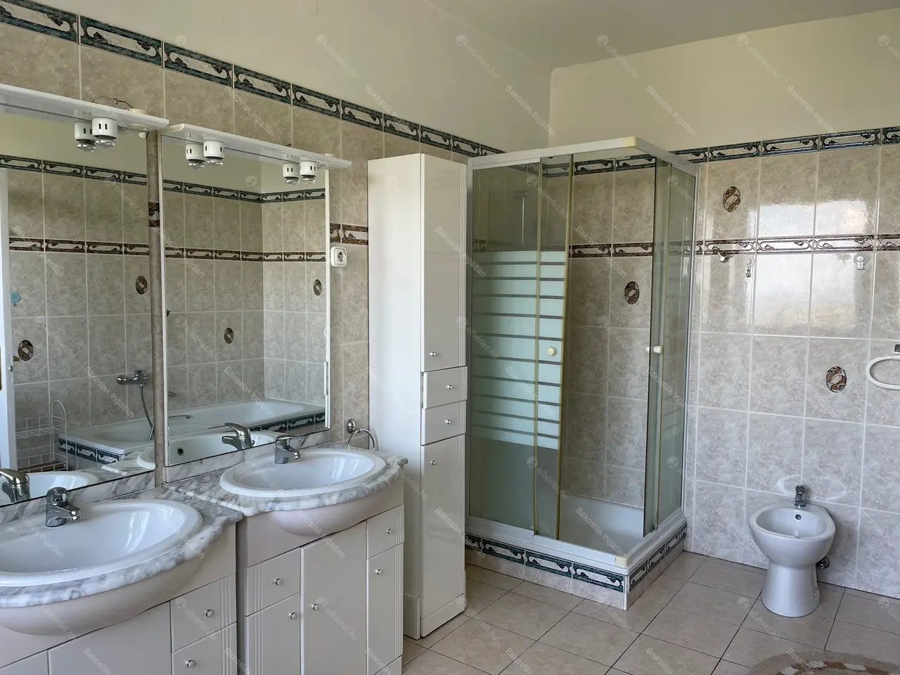 Kiadó albérlet 910000 Ft/hó áron: Budapest, XII. kerület  Eötvös út. Mérete: 220 nm, 5 szobás | Alberlet.hu - 5434121