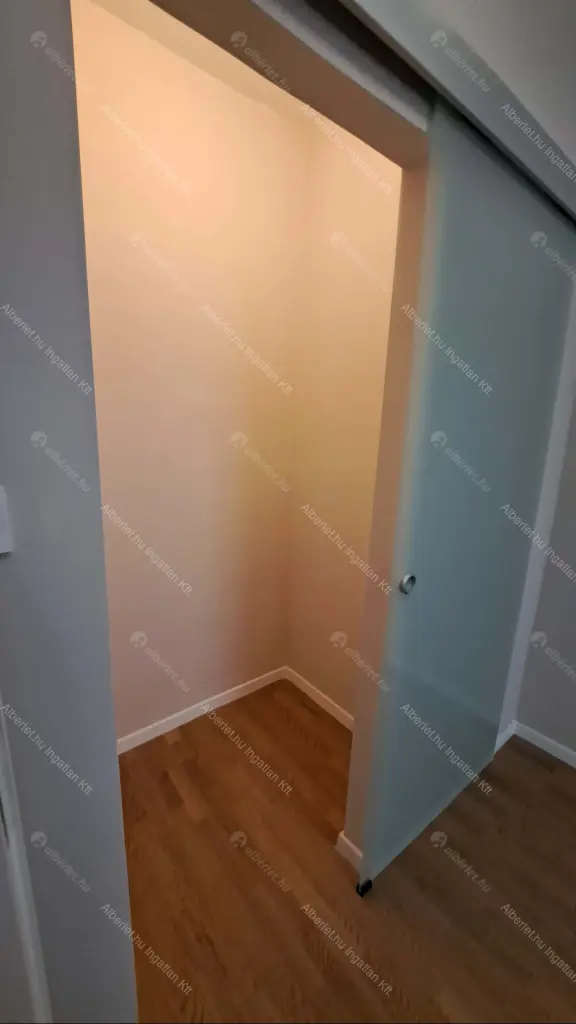 Kiadó albérlet 320000 Ft/hó áron: Budapest, XII. kerület  Eötvös út. Mérete: 63 nm, 3 szobás | Alberlet.hu - 6666893