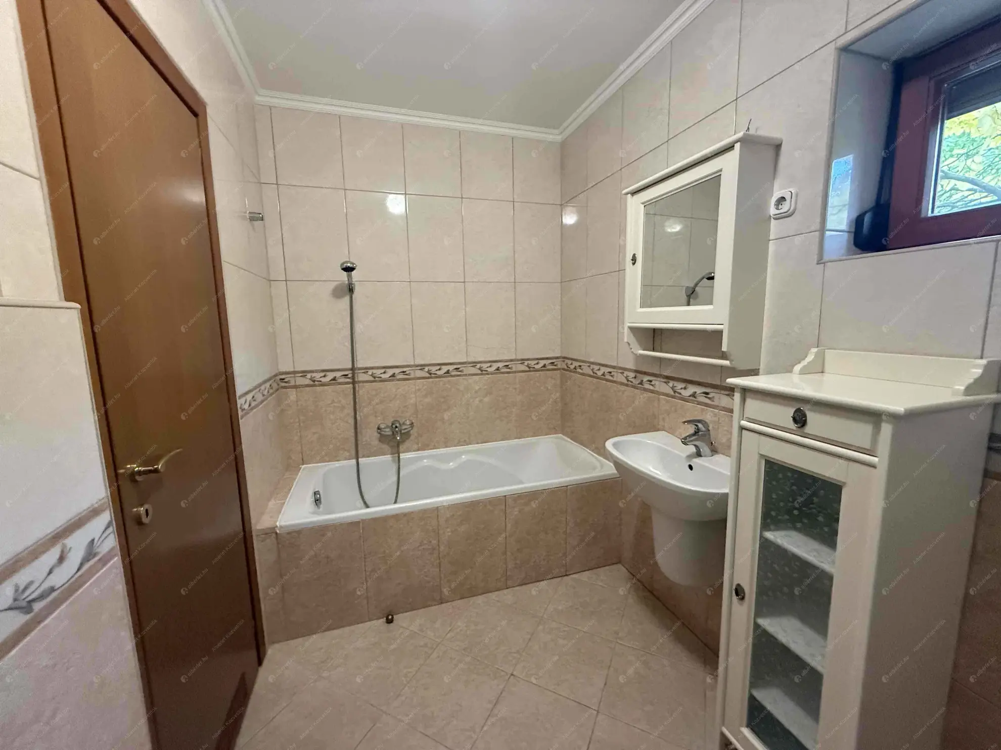 Kiadó albérlet 335000 Ft/hó áron: Budapest, XII. kerület  Eötvös út. Mérete: 68 nm, 2 szobás | Alberlet.hu - 6564562