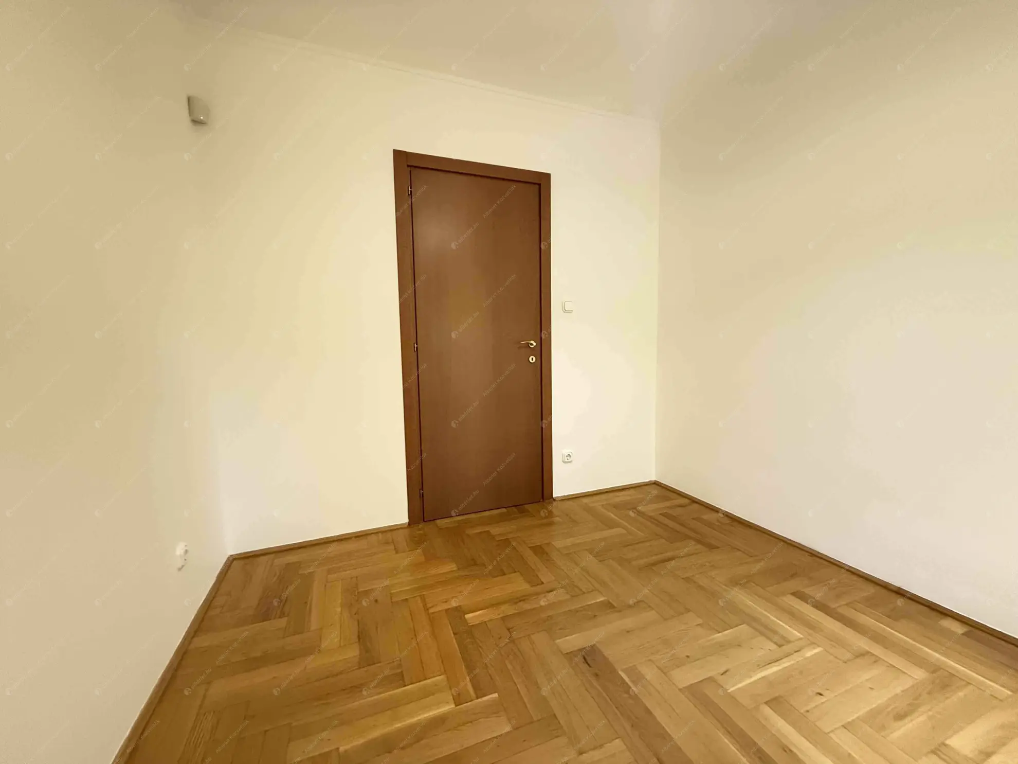 Kiadó albérlet 335000 Ft/hó áron: Budapest, XII. kerület  Eötvös út. Mérete: 68 nm, 2 szobás | Alberlet.hu - 6564575