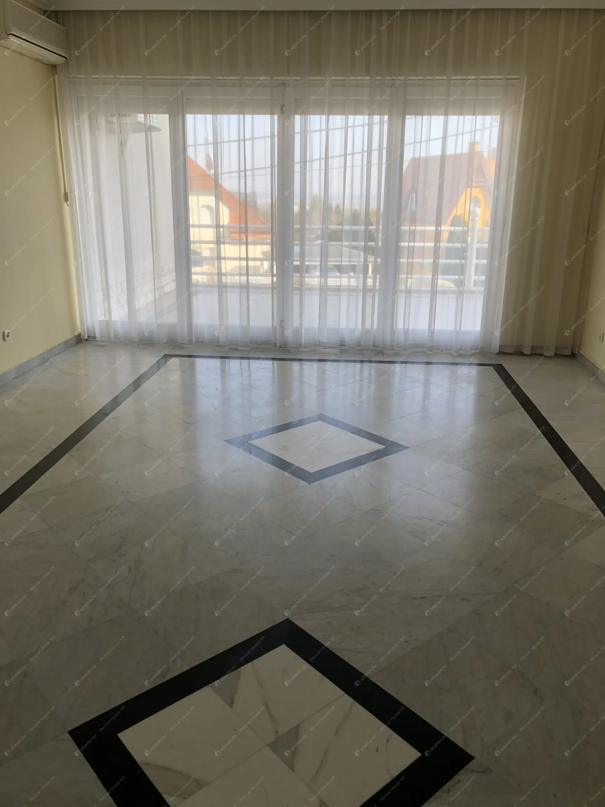 Kiadó albérlet 1145000 Ft/hó áron: Budapest, XII. kerület  Fodor utca. Mérete: 280 nm, 4 szobás | Alberlet.hu - 6596762