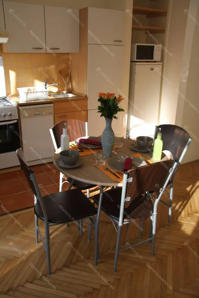 Kiadó albérlet 280000 Ft/hó áron: Budapest, XII. kerület  Fodor utca. Mérete: 55 nm, 2 szobás | Alberlet.hu - 6657040