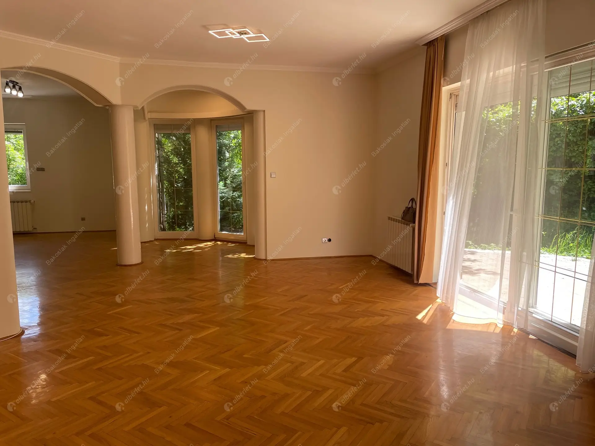 Kiadó albérlet 1126000 Ft/hó áron: Budapest, XII. kerület  Galgóczy utca. Mérete: 300 nm, 7 szobás | Alberlet.hu - 6460139