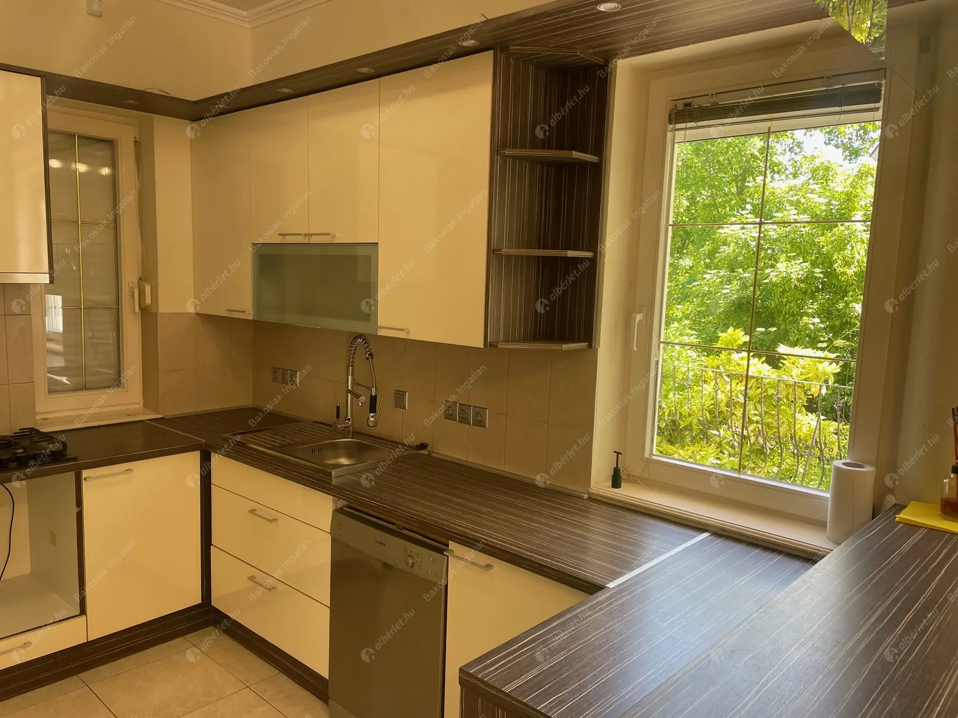 Kiadó albérlet 1126000 Ft/hó áron: Budapest, XII. kerület  Galgóczy utca. Mérete: 300 nm, 7 szobás | Alberlet.hu - 6460142