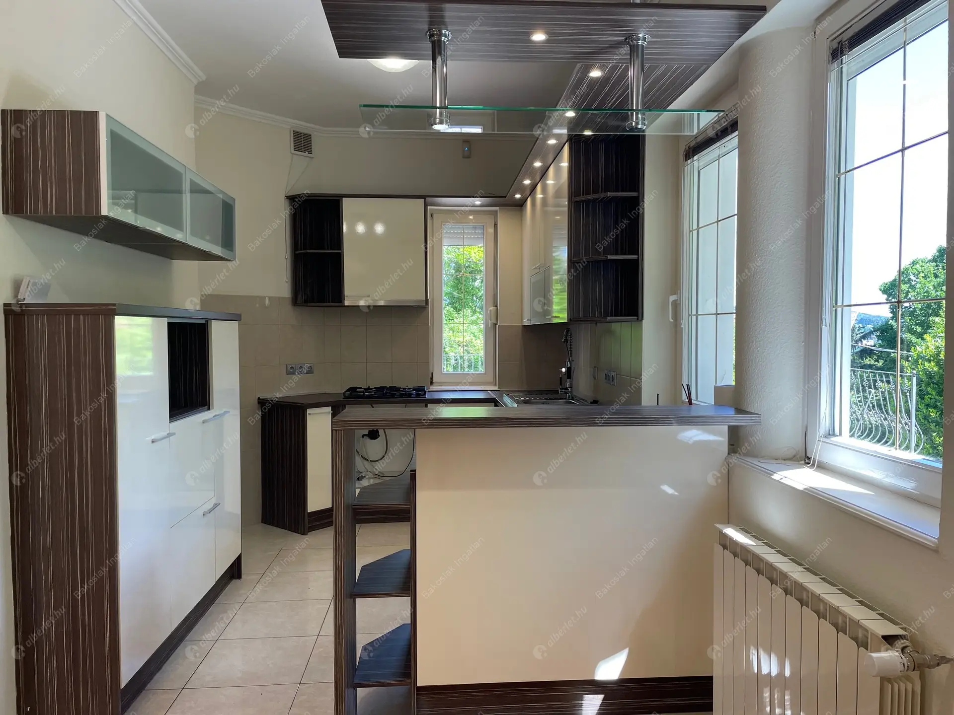 Kiadó albérlet 1126000 Ft/hó áron: Budapest, XII. kerület  Galgóczy utca. Mérete: 300 nm, 7 szobás | Alberlet.hu - 6460145