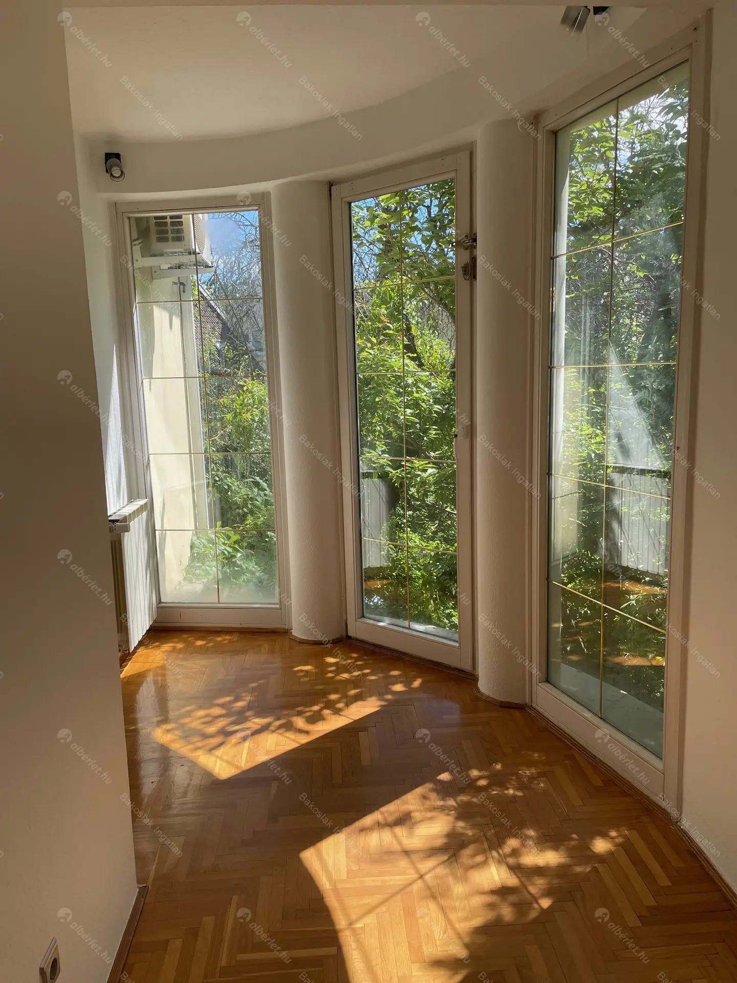 Kiadó albérlet 1126000 Ft/hó áron: Budapest, XII. kerület  Galgóczy utca. Mérete: 300 nm, 7 szobás | Alberlet.hu - 6460149