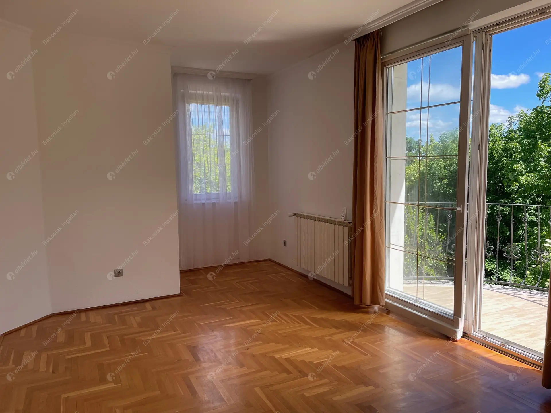 Kiadó albérlet 1126000 Ft/hó áron: Budapest, XII. kerület  Galgóczy utca. Mérete: 300 nm, 7 szobás | Alberlet.hu - 6460152