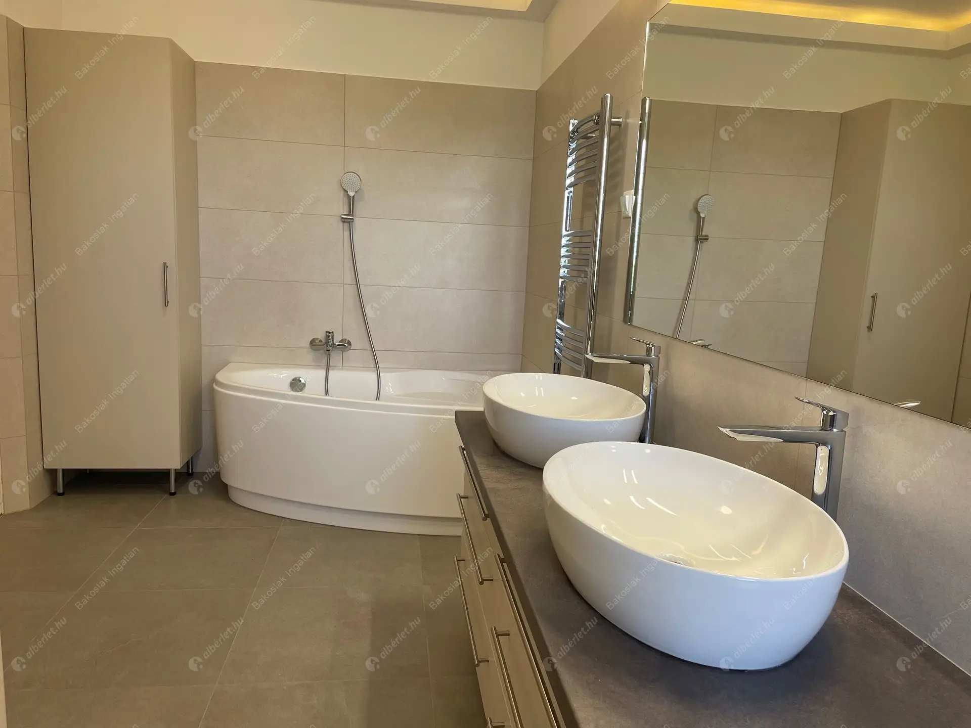 Kiadó albérlet 1126000 Ft/hó áron: Budapest, XII. kerület  Galgóczy utca. Mérete: 300 nm, 7 szobás | Alberlet.hu - 6460154