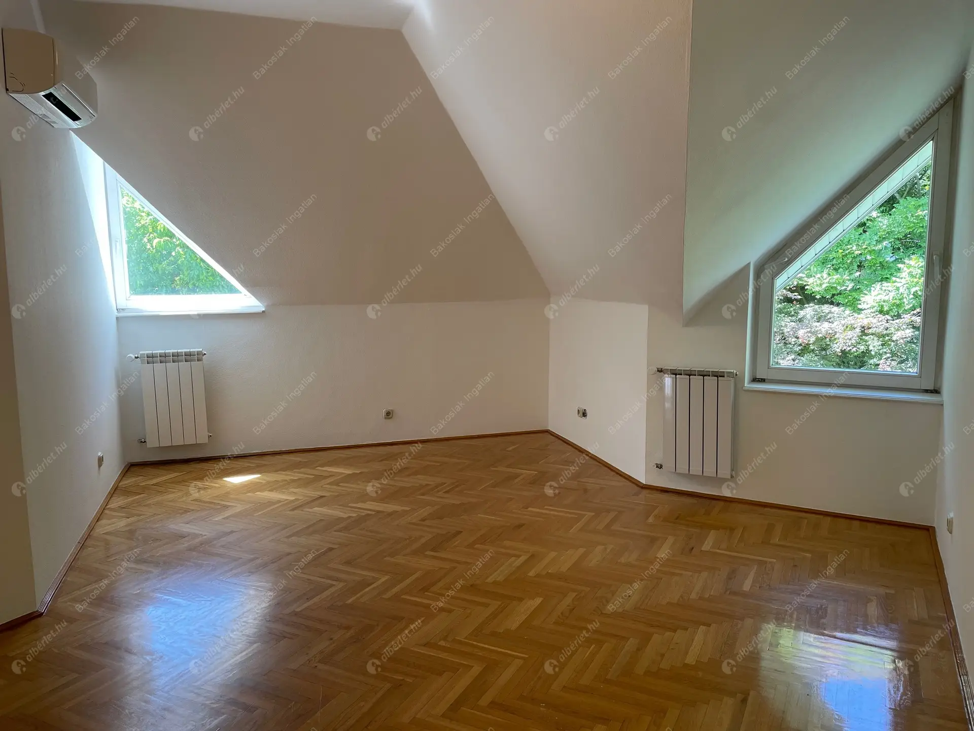 Kiadó albérlet 1126000 Ft/hó áron: Budapest, XII. kerület  Galgóczy utca. Mérete: 300 nm, 7 szobás | Alberlet.hu - 6460157