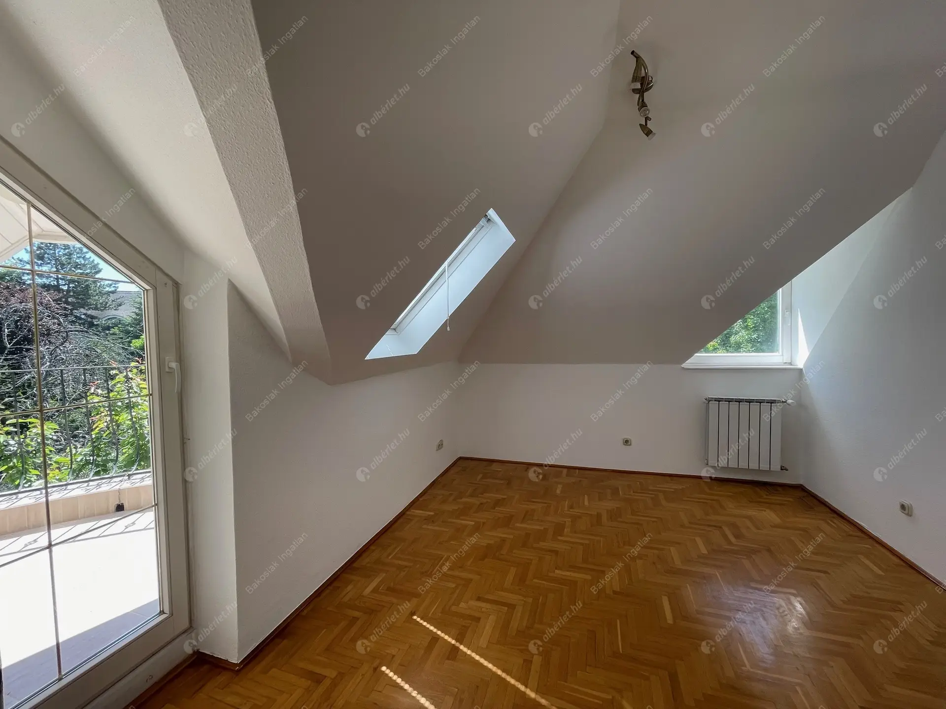 Kiadó albérlet 1126000 Ft/hó áron: Budapest, XII. kerület  Galgóczy utca. Mérete: 300 nm, 7 szobás | Alberlet.hu - 6460158