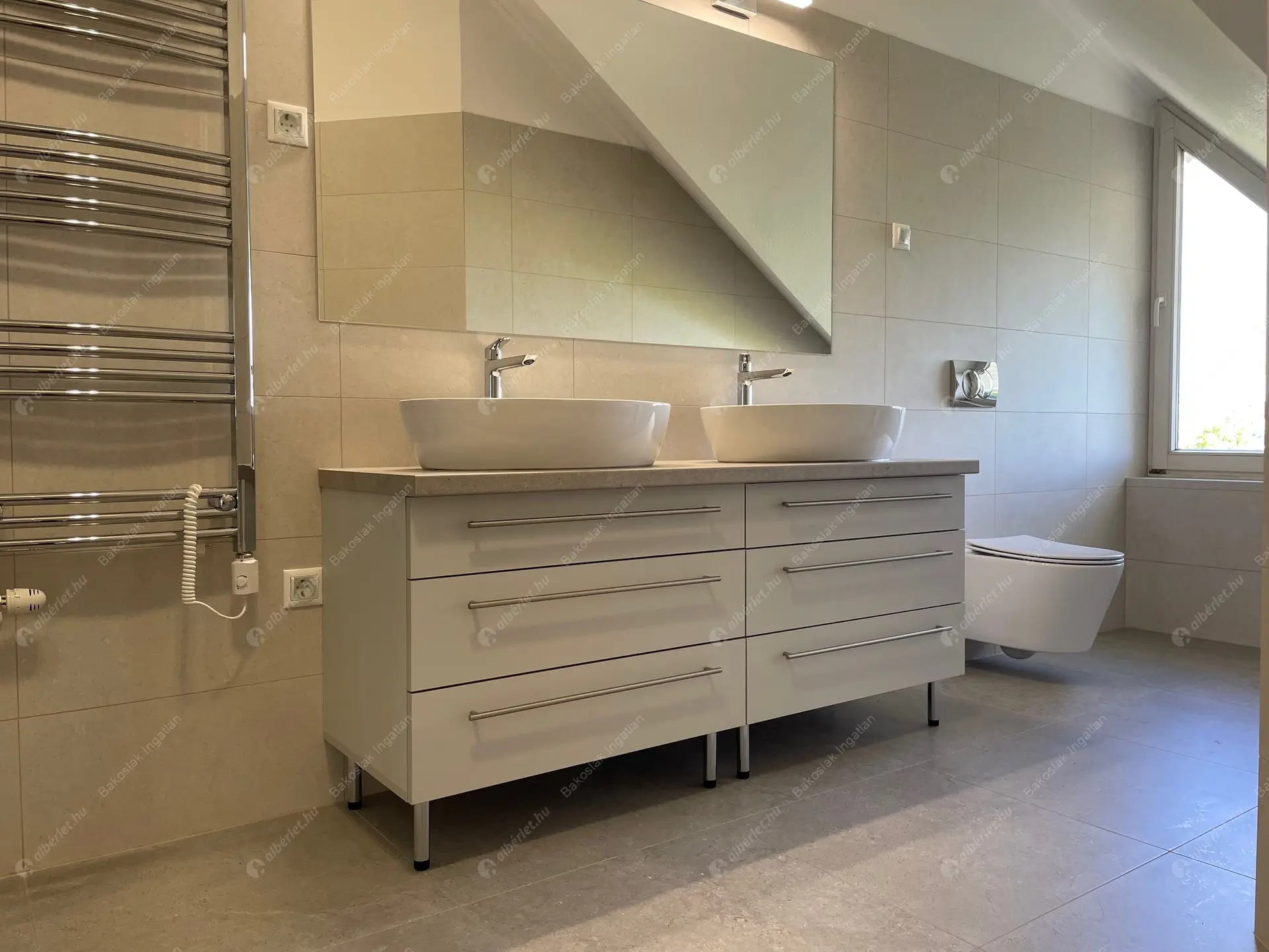 Kiadó albérlet 1126000 Ft/hó áron: Budapest, XII. kerület  Galgóczy utca. Mérete: 300 nm, 7 szobás | Alberlet.hu - 6460160