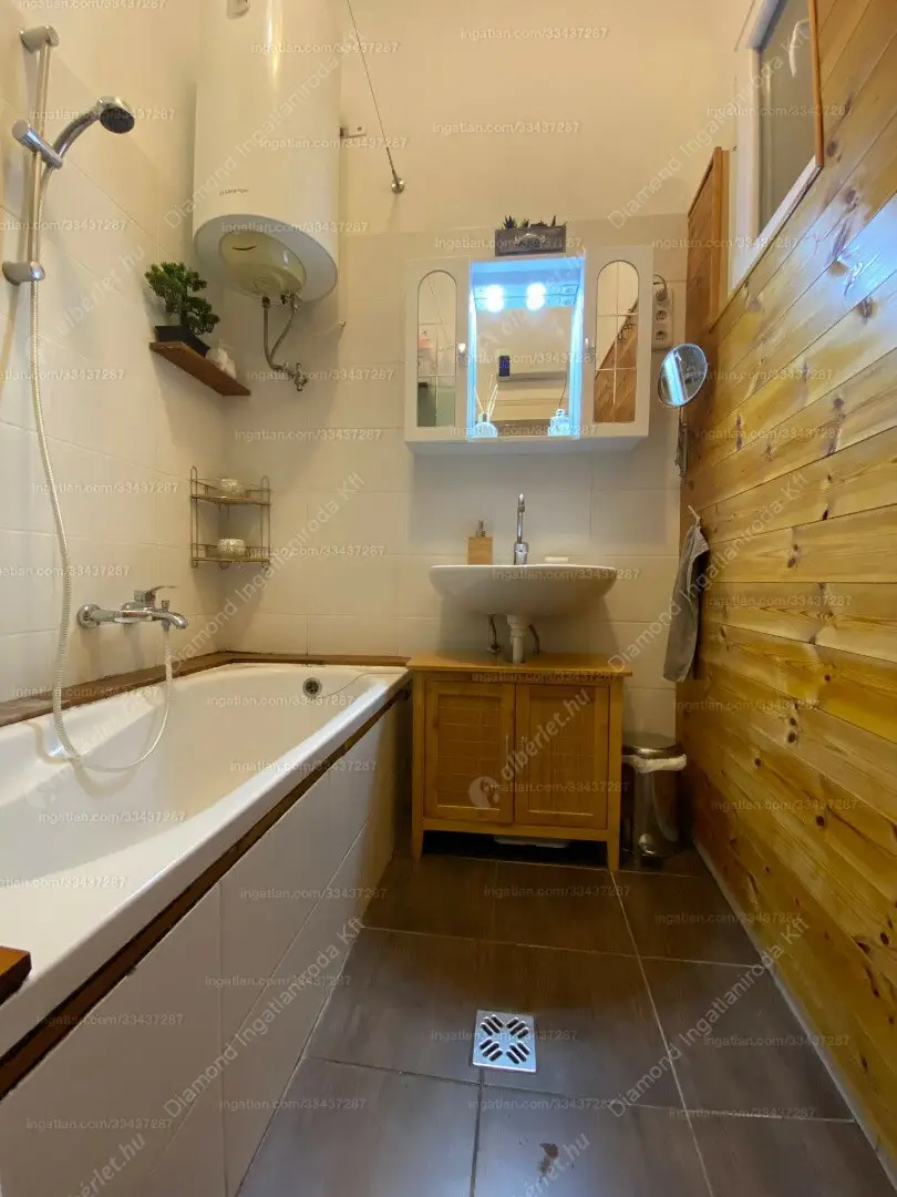 Kiadó albérlet 260000 Ft/hó áron: Budapest, XII. kerület  Greguss utca. Mérete: 60 nm, 2 szobás | Alberlet.hu - 6555897