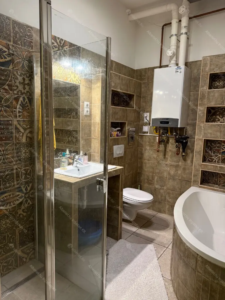 Kiadó albérlet 290000 Ft/hó áron: Budapest, XII. kerület  Hajnóczy József utca. Mérete: 78 nm, 3 szobás | Alberlet.hu - 6698841