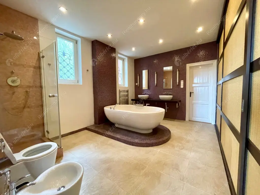 Kiadó albérlet 2698000 Ft/hó áron: Budapest, XII. kerület  Hegyalja út. Mérete: 491 nm, 11 szobás | Alberlet.hu - 6554552