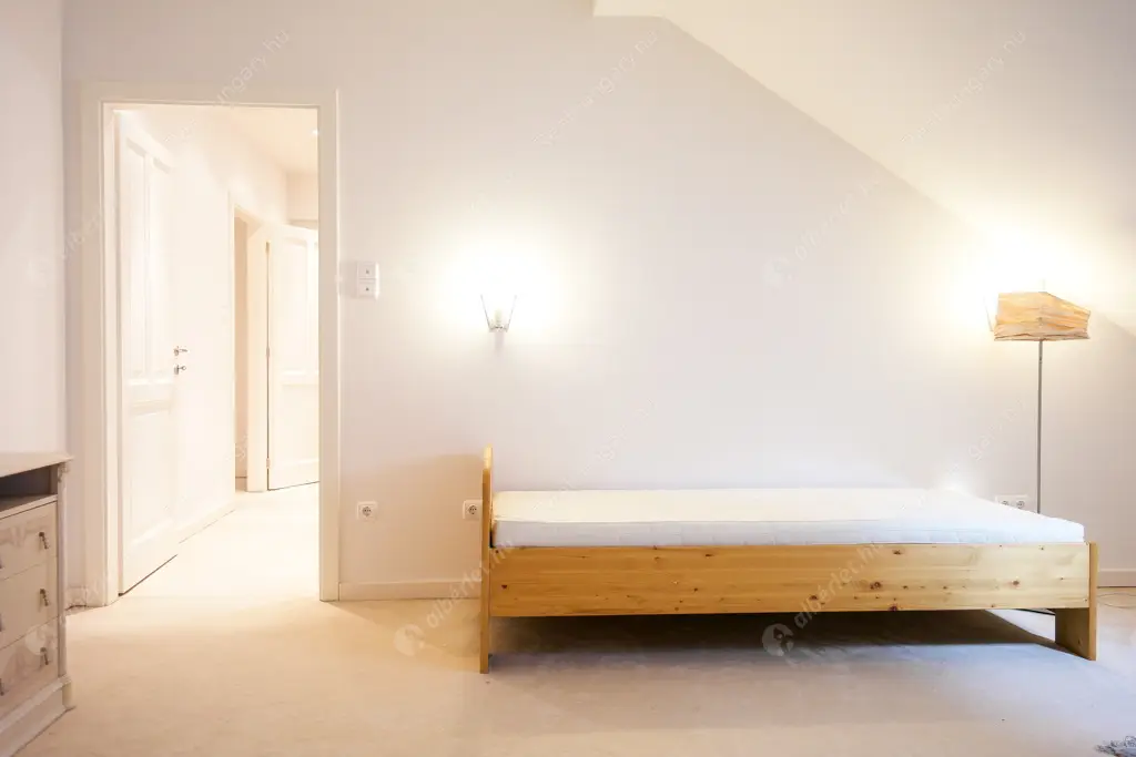 Kiadó albérlet 2698000 Ft/hó áron: Budapest, XII. kerület  Hegyalja út. Mérete: 491 nm, 11 szobás | Alberlet.hu - 6554563