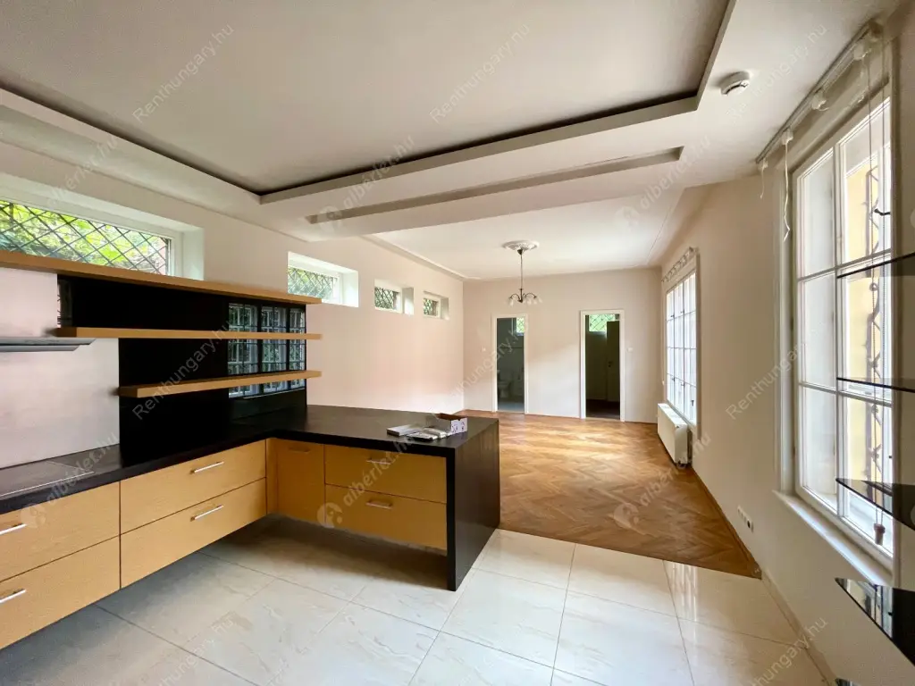 Kiadó albérlet 2738000 Ft/hó áron: Budapest, XII. kerület  Hegyalja út. Mérete: 491 nm, 11 szobás | Alberlet.hu - 6596648