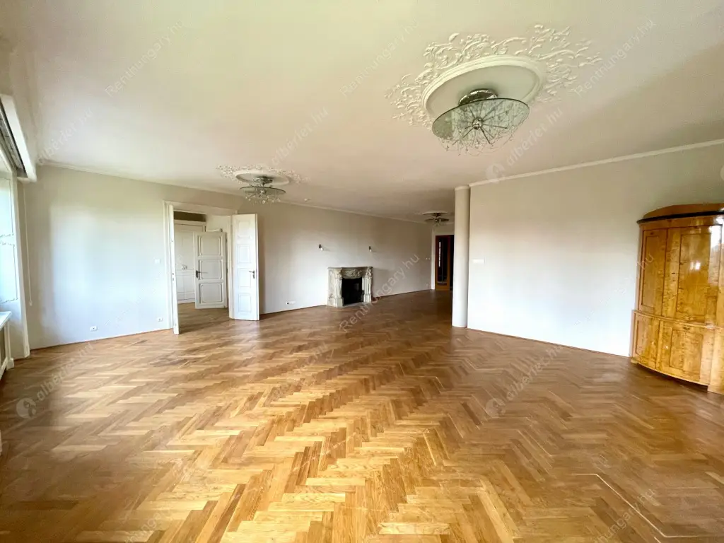 Kiadó albérlet 2664000 Ft/hó áron: Budapest, XII. kerület  Hegyalja út. Mérete: 491 nm, 11 szobás | Alberlet.hu - 6626504