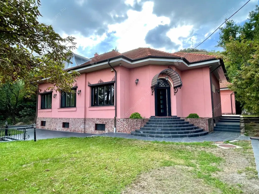 Kiadó albérlet 2664000 Ft/hó áron: Budapest, XII. kerület  Hegyalja út. Mérete: 491 nm, 11 szobás | Alberlet.hu - 6626529