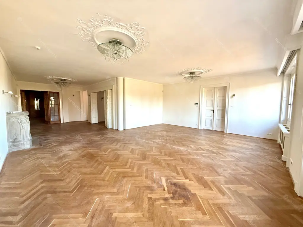 Kiadó albérlet 2511000 Ft/hó áron: Budapest, XII. kerület  Hegyalja út. Mérete: 491 nm, 11 szobás | Alberlet.hu - 6665904