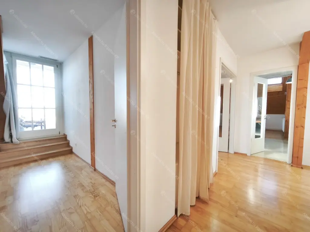 Kiadó albérlet 420000 Ft/hó áron: Budapest, XII. kerület  Istenhegyi út. Mérete: 110 nm, 3 szobás | Alberlet.hu - 6648807