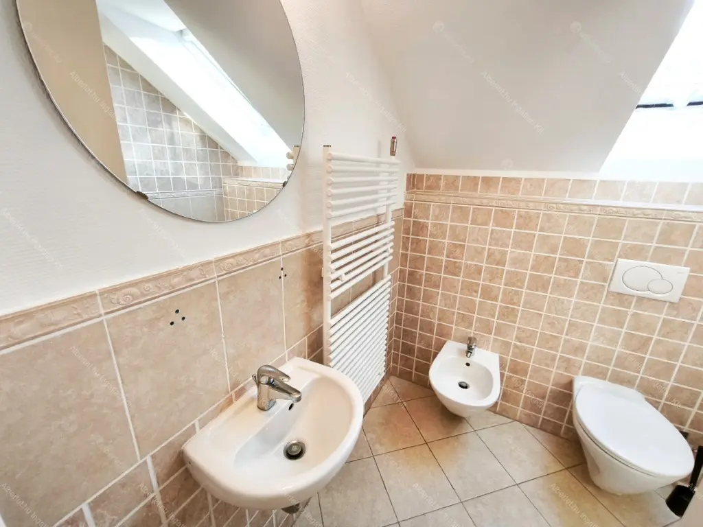 Kiadó albérlet 420000 Ft/hó áron: Budapest, XII. kerület  Istenhegyi út. Mérete: 110 nm, 3 szobás | Alberlet.hu - 6648815